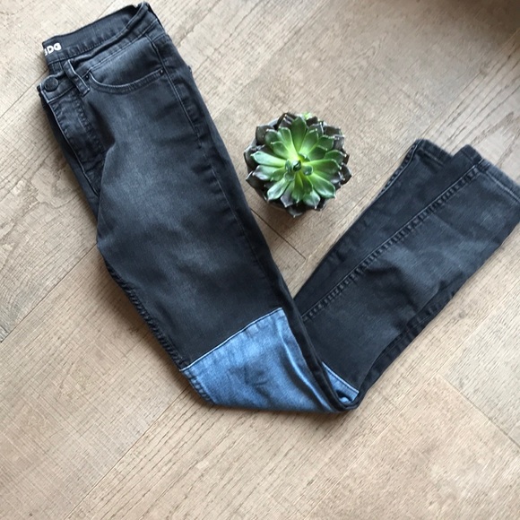 BDG Denim - BDG High Rise Twig Black Jeans w/Patches EUC!